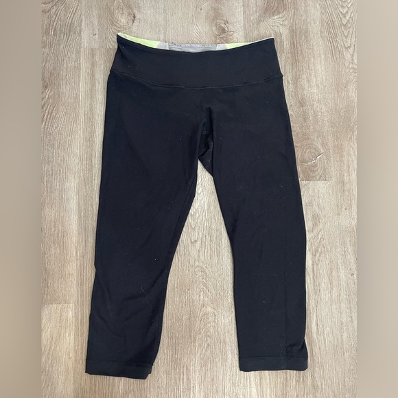 Lululemon wunderunder crop low rise vintage size 6 - Picture 1 of 4